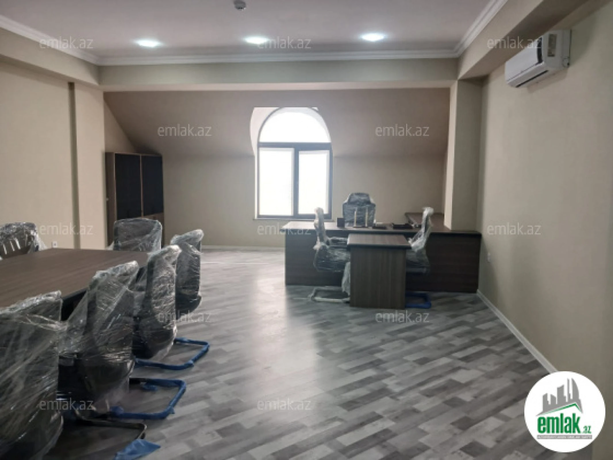 Satılır 20 otaqlı ofis 200 m²