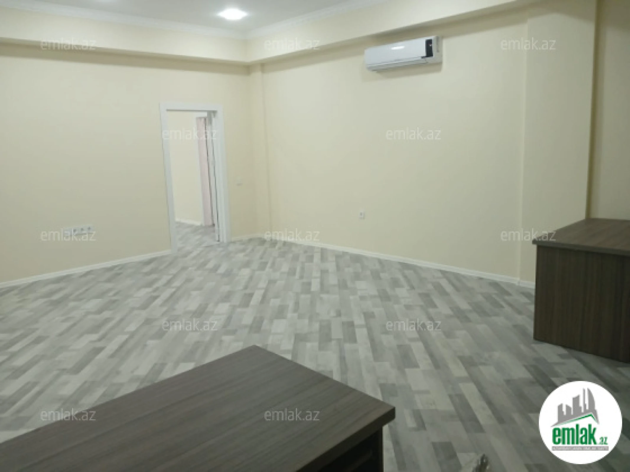 Satılır 20 otaqlı ofis 200 m²
