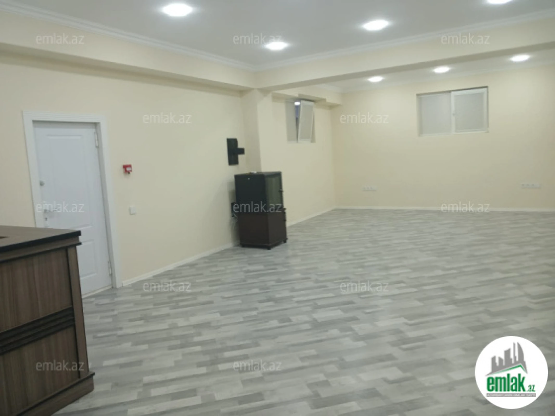 Satılır 20 otaqlı ofis 200 m²