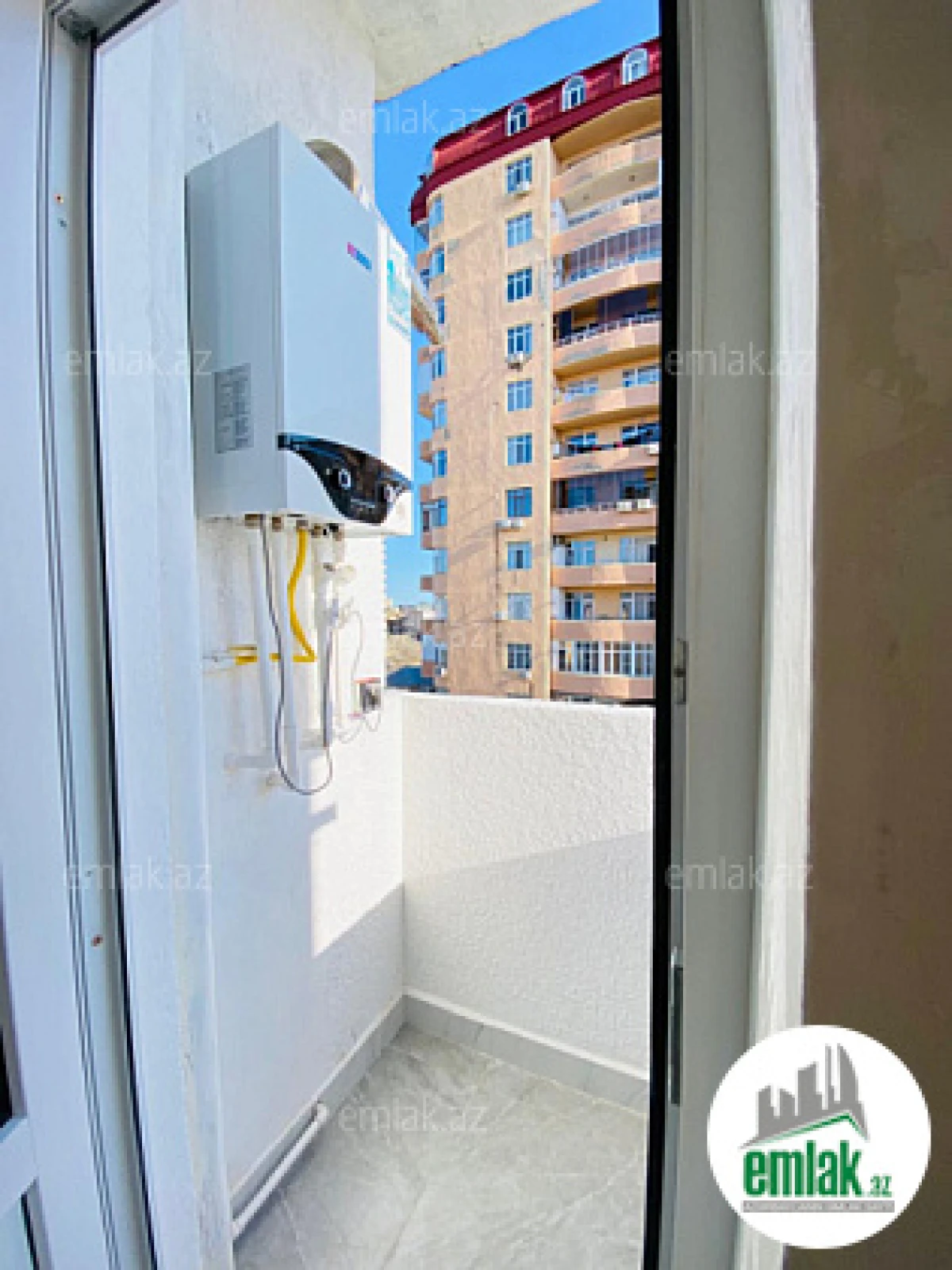 Satılır 2 otaqlı yeni tikili 60 m²