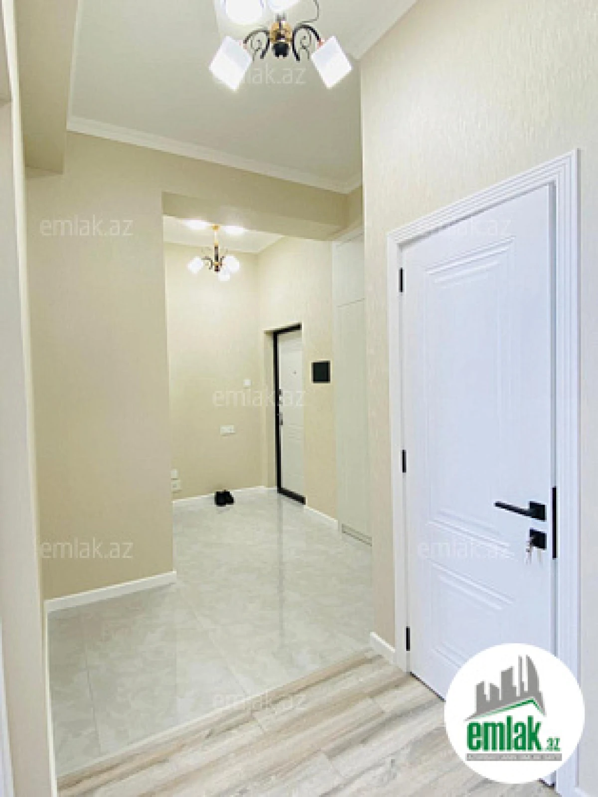 Satılır 2 otaqlı yeni tikili 60 m²