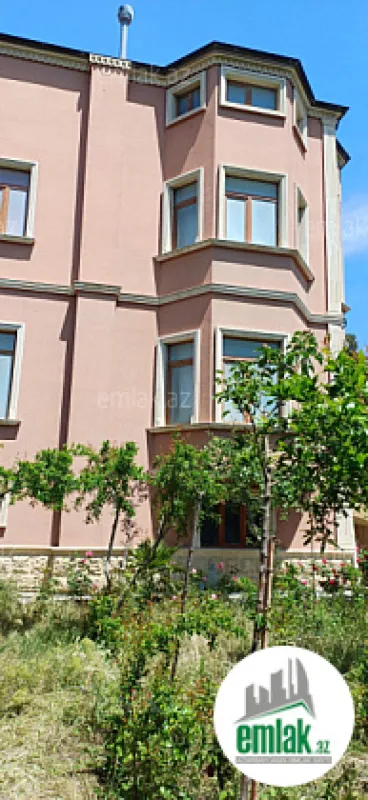 Satılır 8 otaqlı həyət evi 650 m²