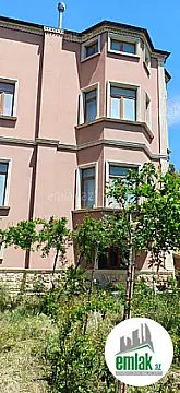 Satılır 8 otaqlı həyət evi 650 m²