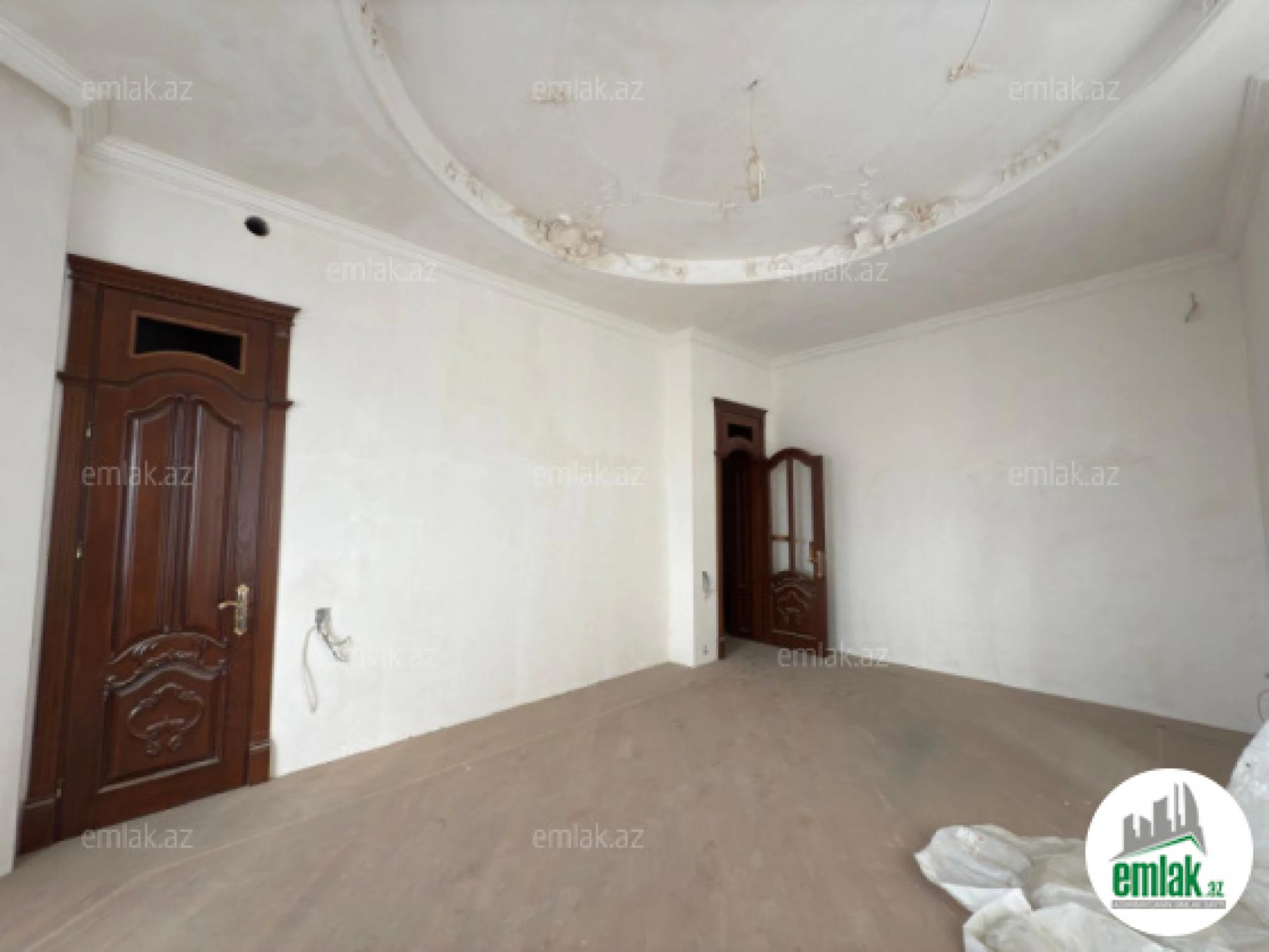 Satılır 8 otaqlı həyət evi 650 m²