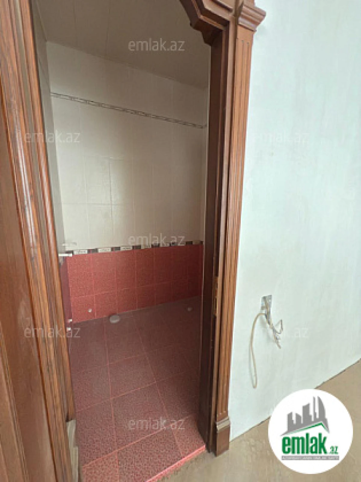 Satılır 8 otaqlı həyət evi 650 m²