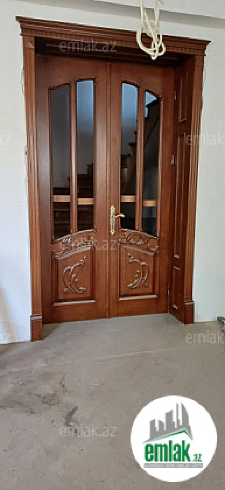 Satılır 8 otaqlı həyət evi 650 m²