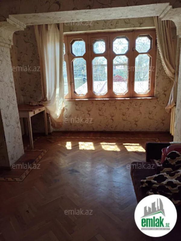 Satılır 4 otaqlı köhnə tikili 80 m²
