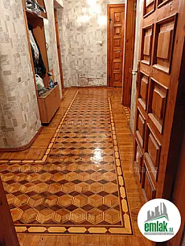 Satılır 4 otaqlı köhnə tikili 80 m²