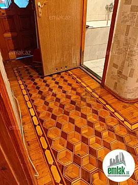 Satılır 4 otaqlı köhnə tikili 80 m²