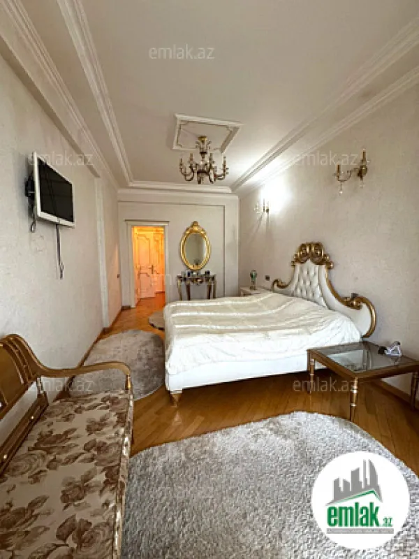 Satılır 4 otaqlı yeni tikili 185 m²