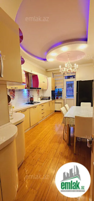 Satılır 3 otaqlı yeni tikili 135 m²