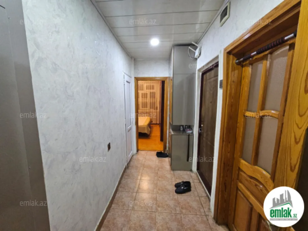 Satılır 2 otaqlı köhnə tikili 65 m²