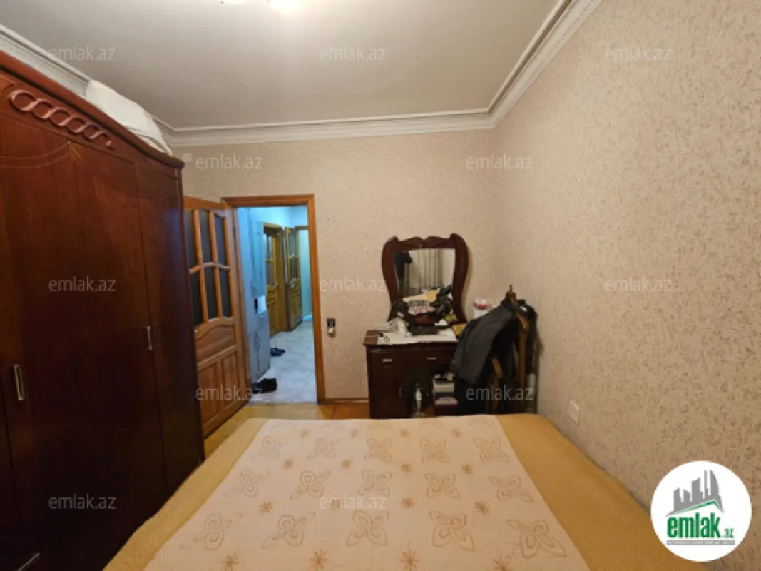 Satılır 2 otaqlı köhnə tikili 65 m²