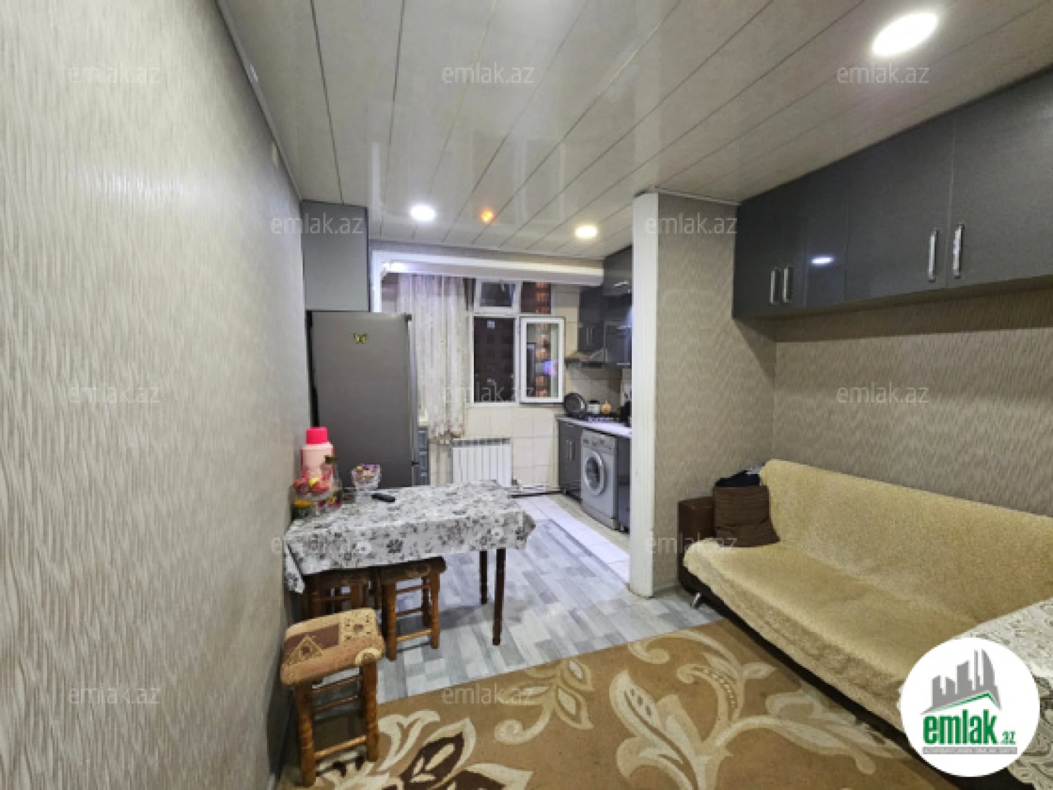 Satılır 2 otaqlı köhnə tikili 65 m²