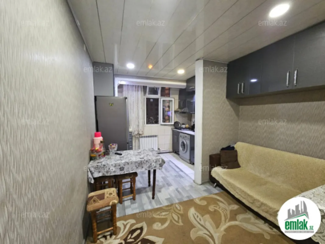 Satılır 2 otaqlı köhnə tikili 65 m²