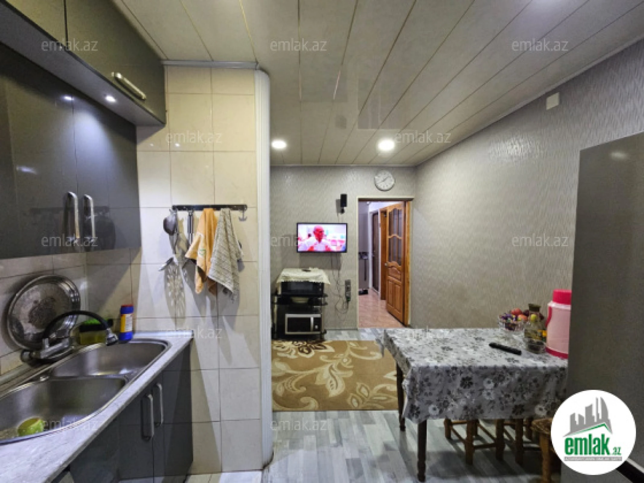 Satılır 2 otaqlı köhnə tikili 65 m²