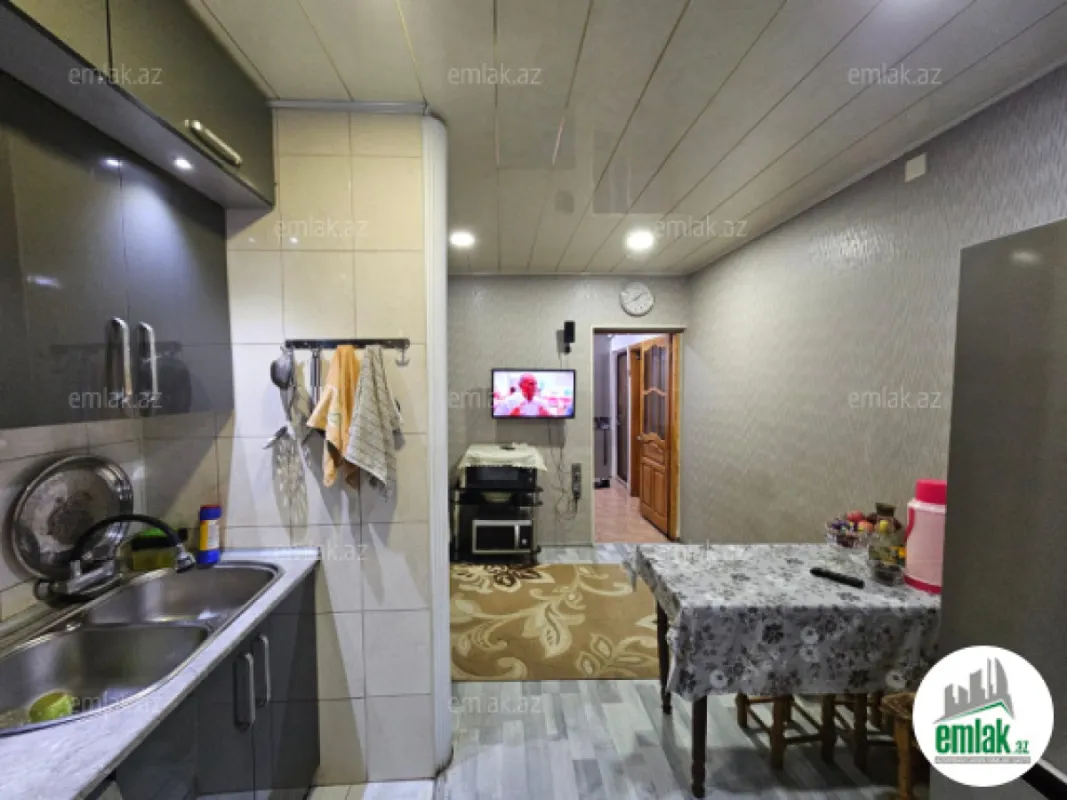 Satılır 2 otaqlı köhnə tikili 65 m²