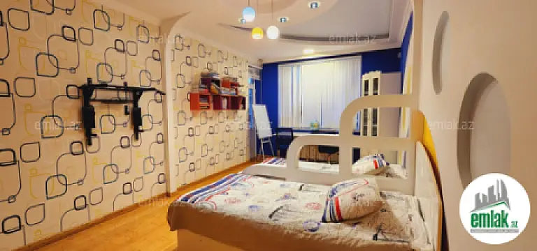 Satılır 3 otaqlı yeni tikili 135 m²