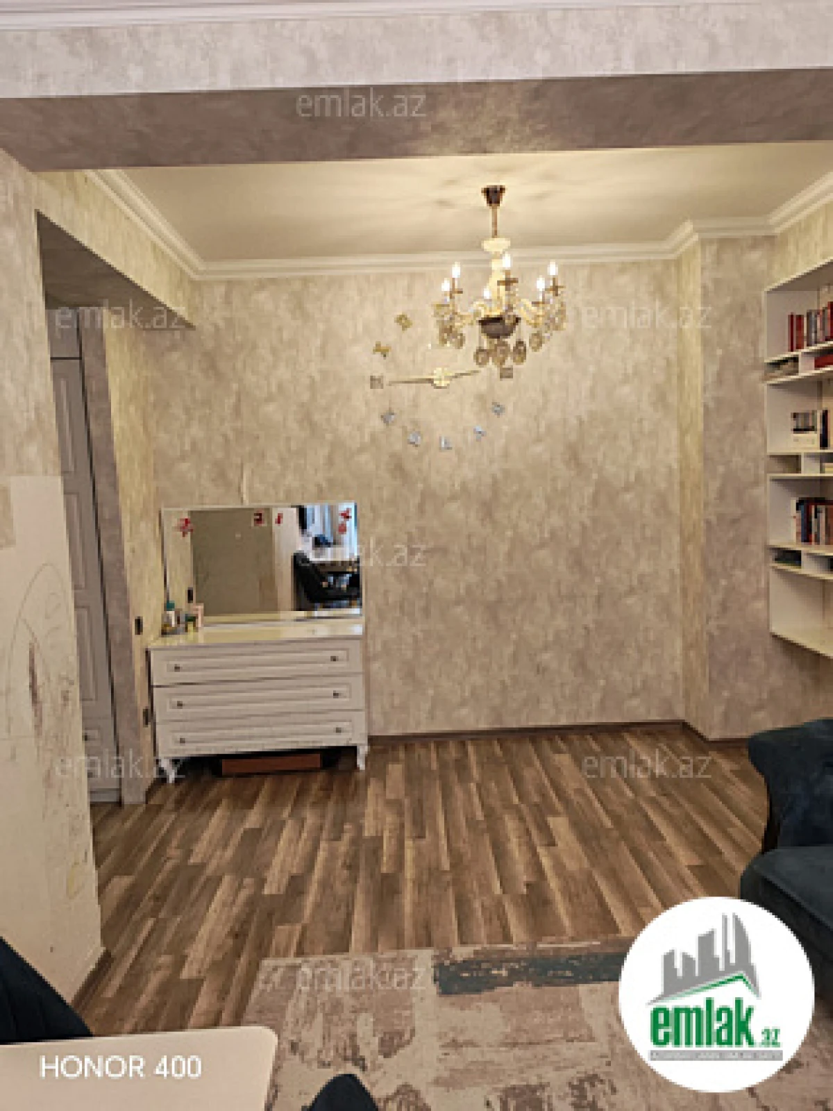 Satılır 2 otaqlı yeni tikili 76 m²