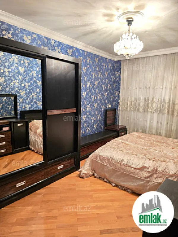 Satılır 3 otaqlı köhnə tikili 90 m²