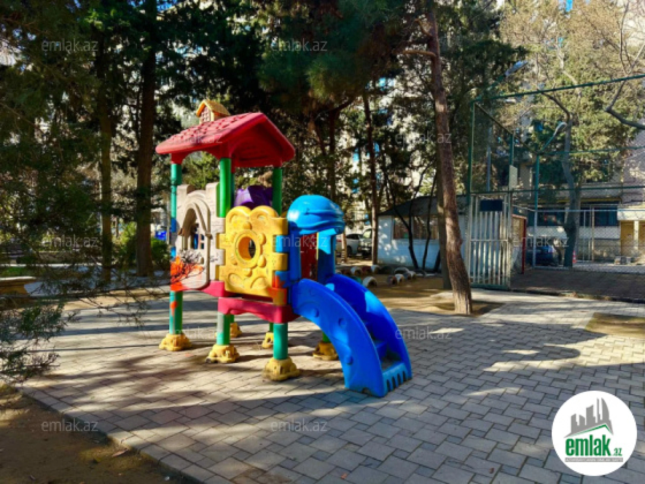 Satılır 3 otaqlı köhnə tikili 80 m²