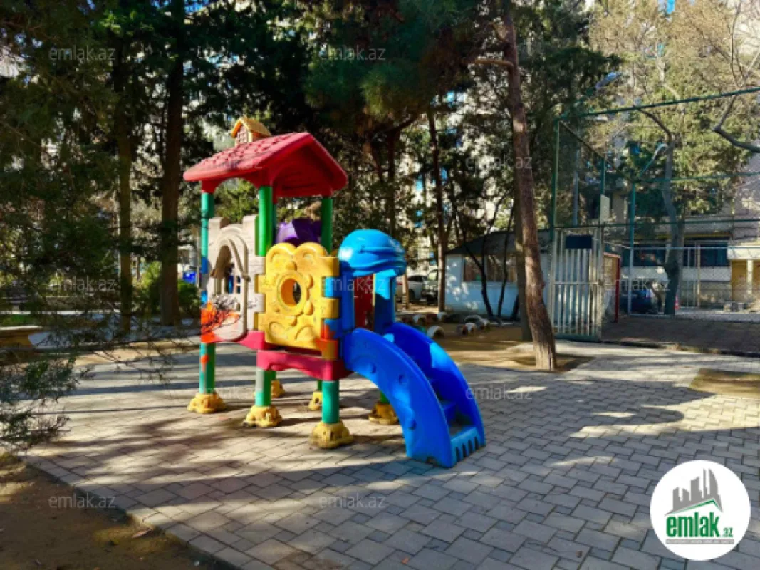 Satılır 3 otaqlı köhnə tikili 80 m²