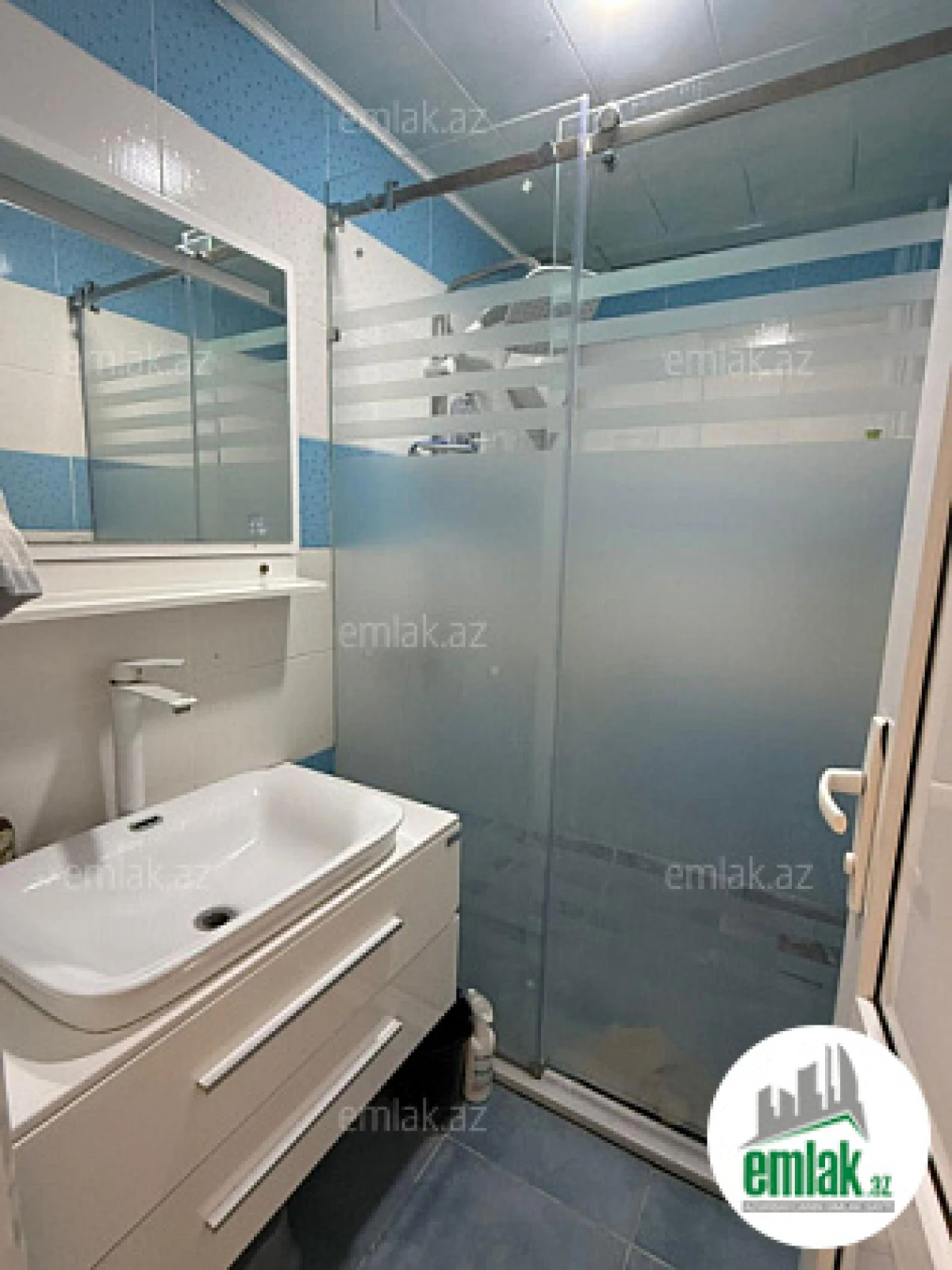 Satılır 3 otaqlı köhnə tikili 80 m²