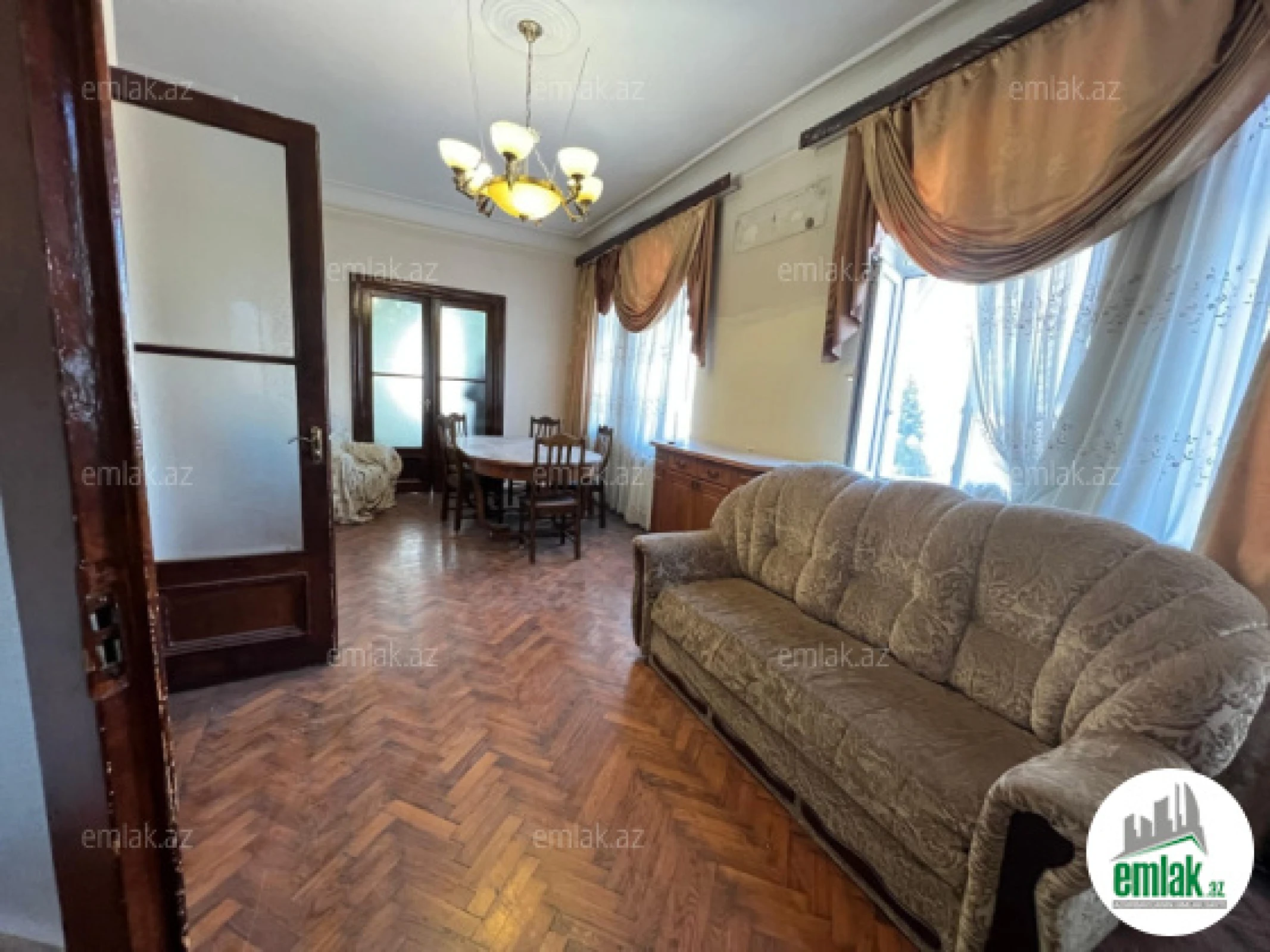 Satılır 3 otaqlı köhnə tikili 100 m²