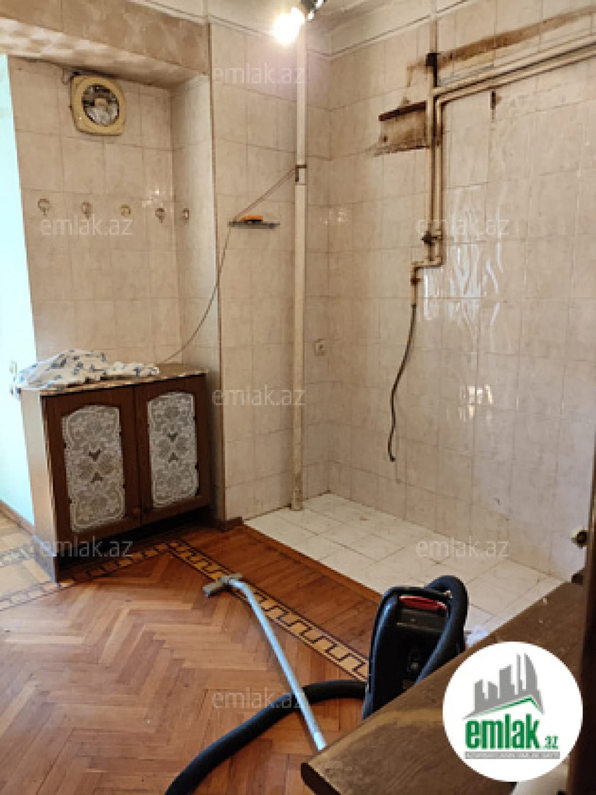 Satılır 4 otaqlı köhnə tikili 90 m²