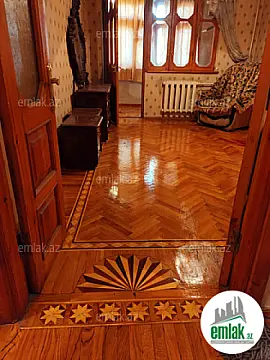 Satılır 4 otaqlı köhnə tikili 90 m²