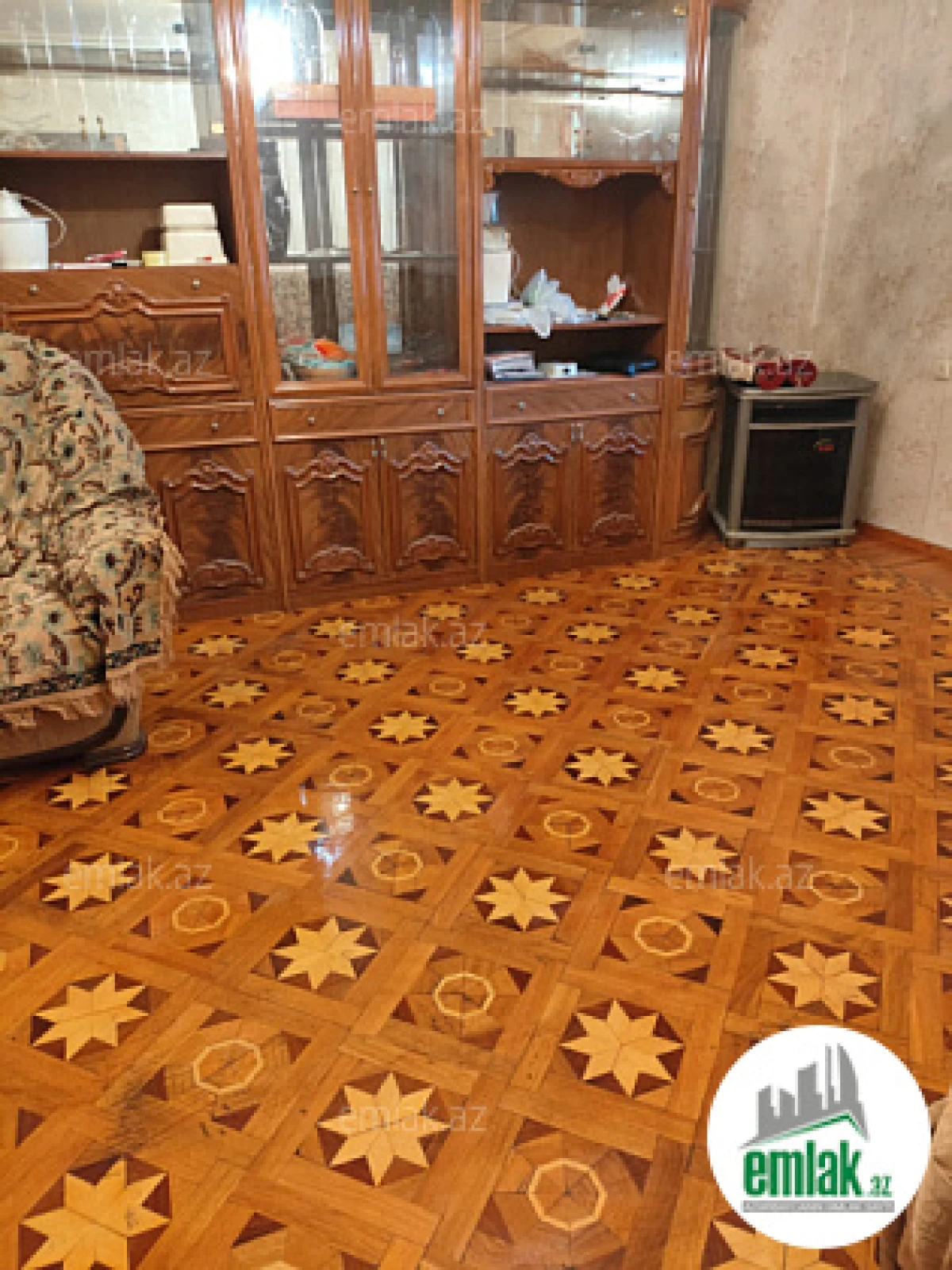 Satılır 4 otaqlı köhnə tikili 90 m²