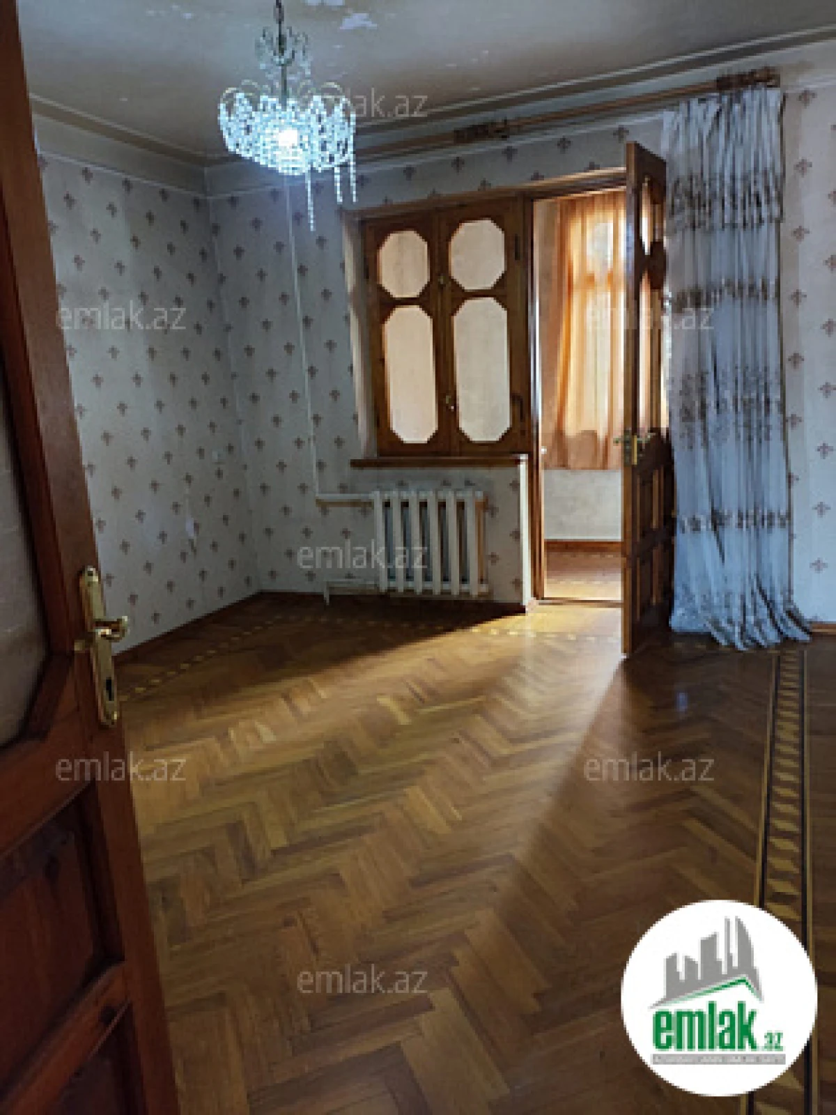 Satılır 4 otaqlı köhnə tikili 90 m²