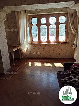 Satılır 4 otaqlı köhnə tikili 90 m²