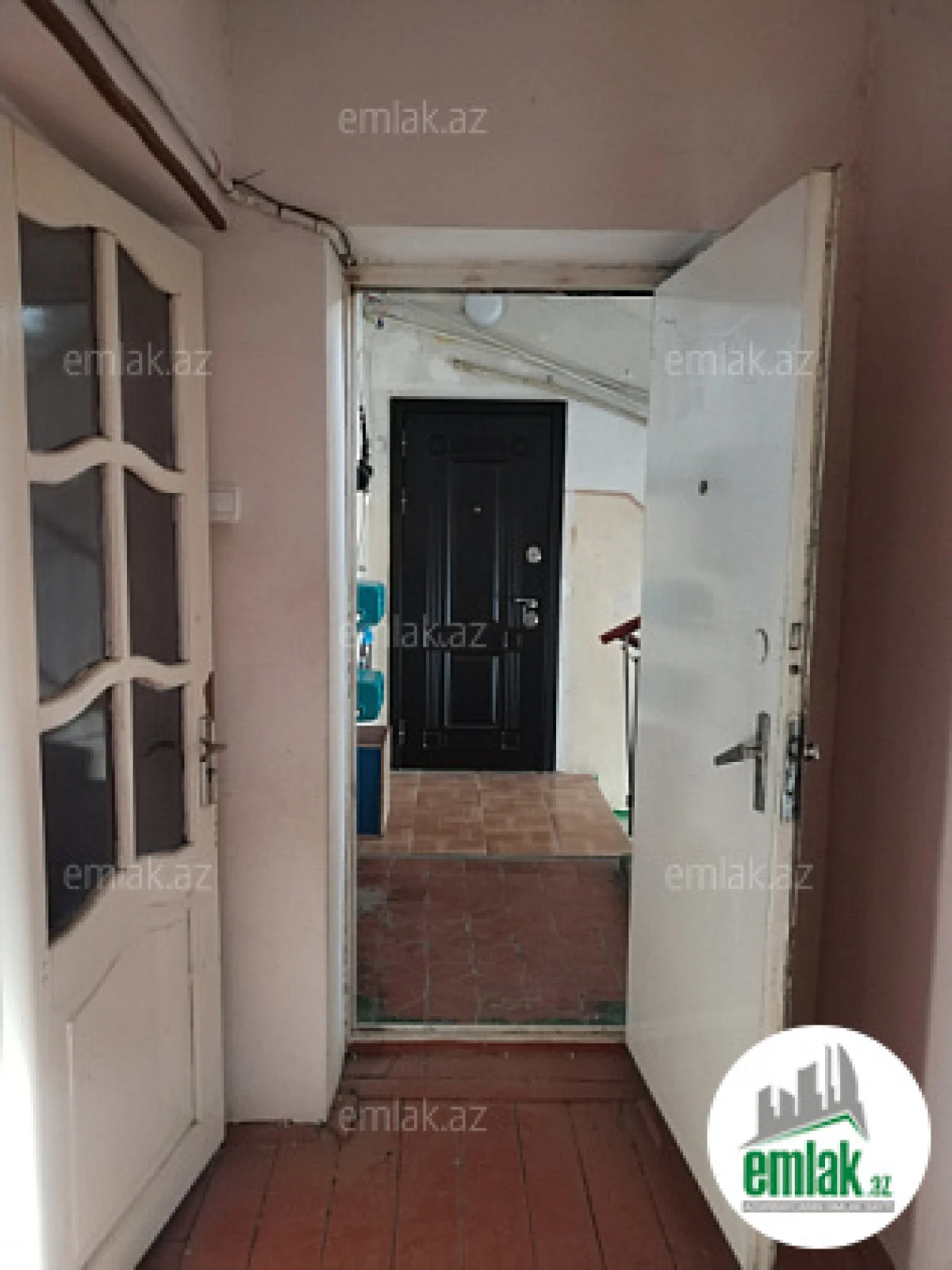 Satılır 2 otaqlı köhnə tikili 53 m²