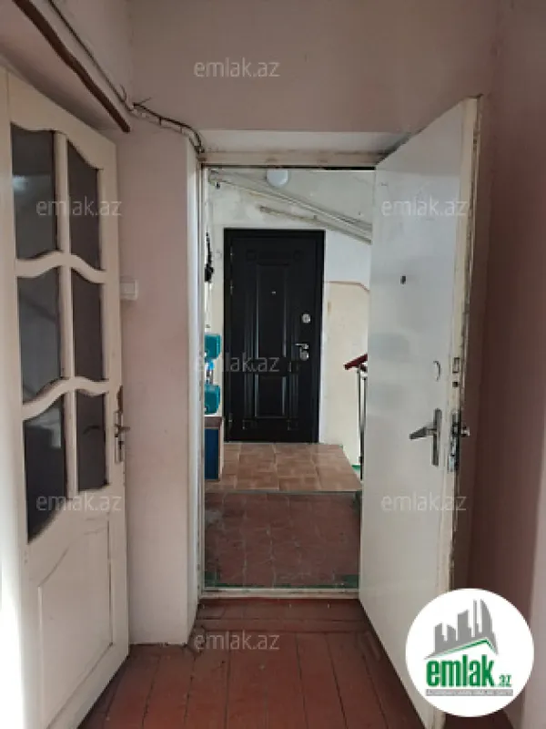 Satılır 2 otaqlı köhnə tikili 53 m²