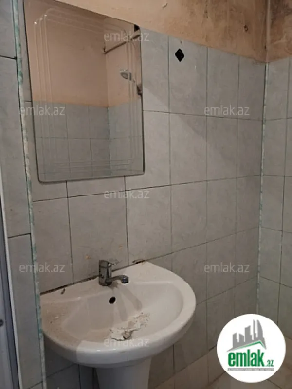 Satılır 2 otaqlı köhnə tikili 53 m²