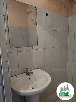 Satılır 2 otaqlı köhnə tikili 53 m²