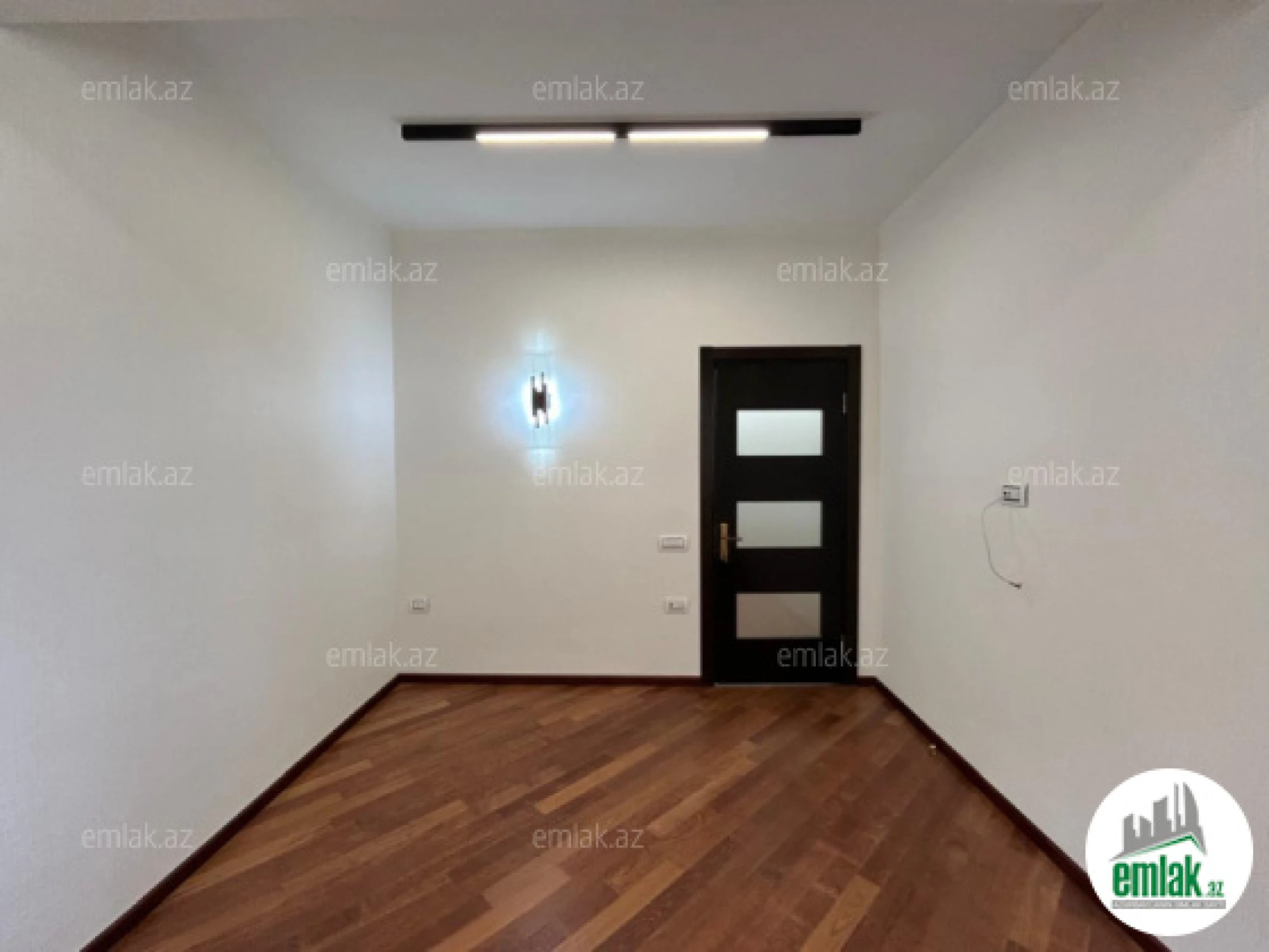 Satılır 4 otaqlı yeni tikili 130 m²