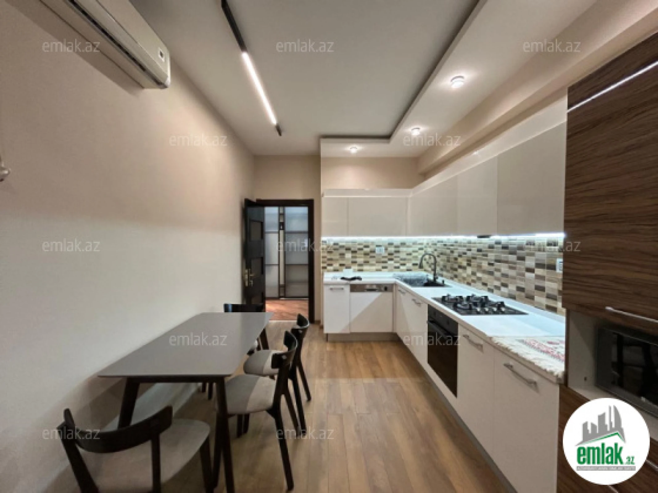 Satılır 4 otaqlı yeni tikili 130 m²