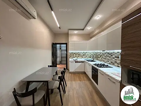 Satılır 4 otaqlı yeni tikili 130 m²