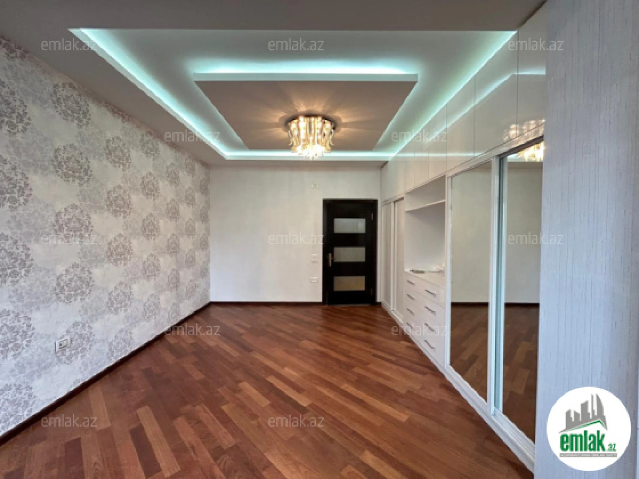 Satılır 4 otaqlı yeni tikili 130 m²