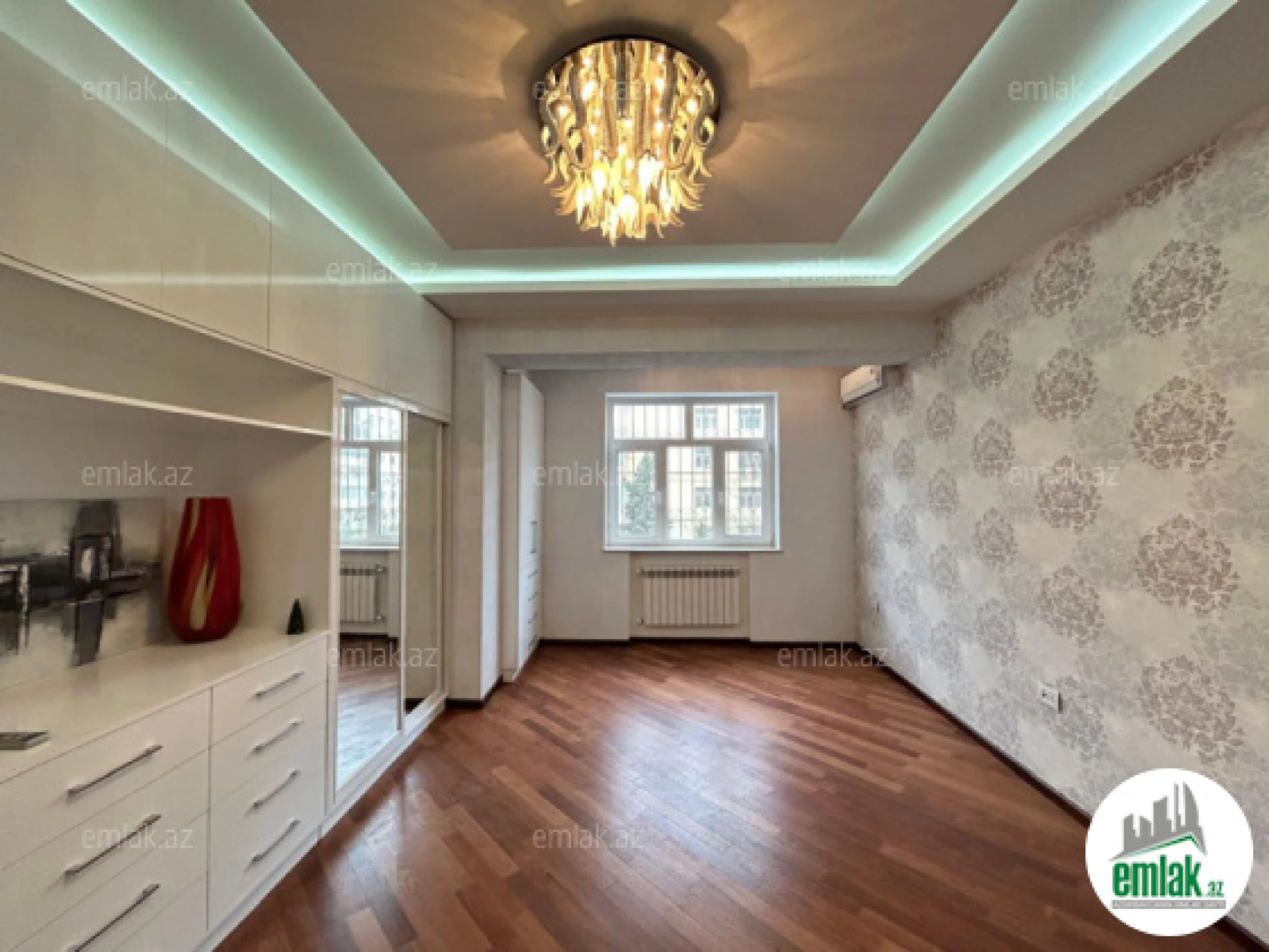 Satılır 4 otaqlı yeni tikili 130 m²