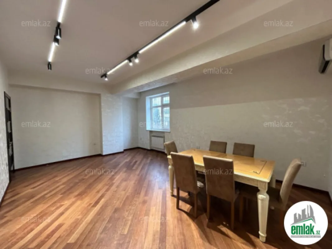 Satılır 4 otaqlı yeni tikili 130 m²