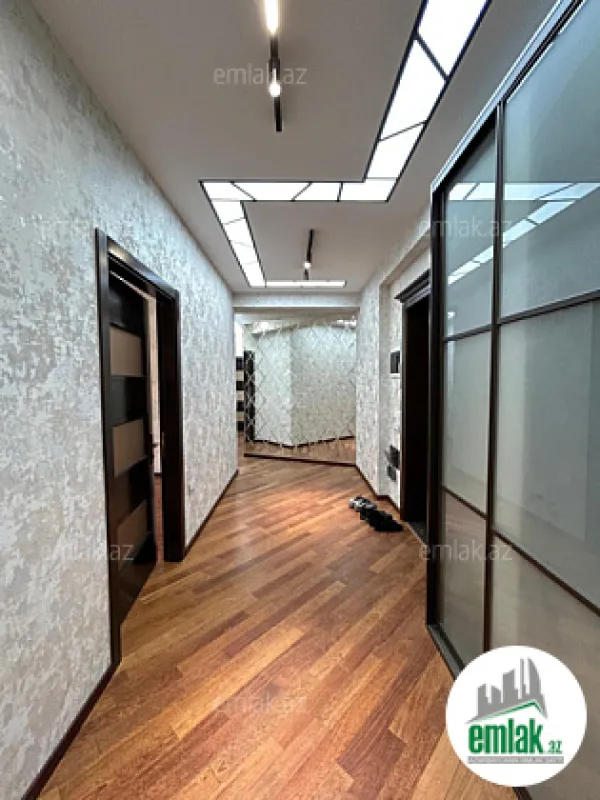 Satılır 4 otaqlı yeni tikili 130 m²