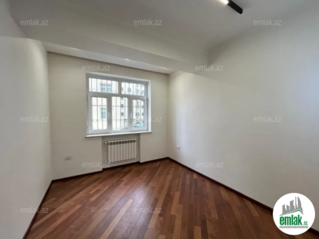 Satılır 4 otaqlı yeni tikili 130 m²