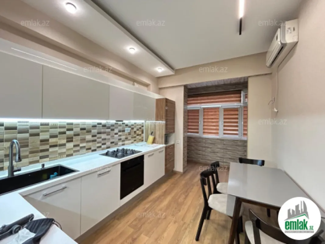 Satılır 4 otaqlı yeni tikili 130 m²