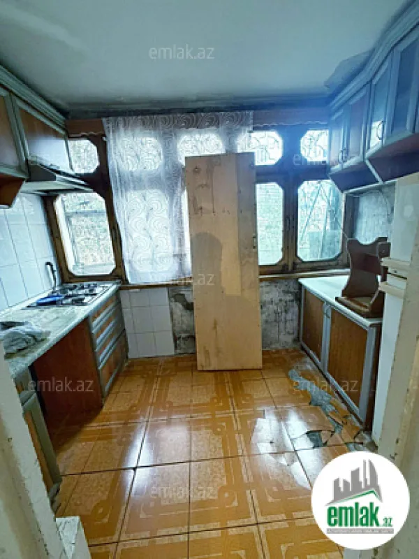 Satılır 2 otaqlı köhnə tikili 40 m²