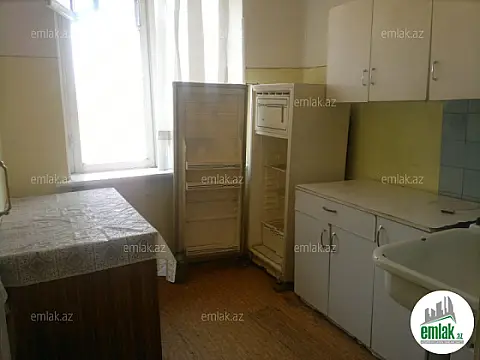 Satılır 3 otaqlı köhnə tikili 65 m²