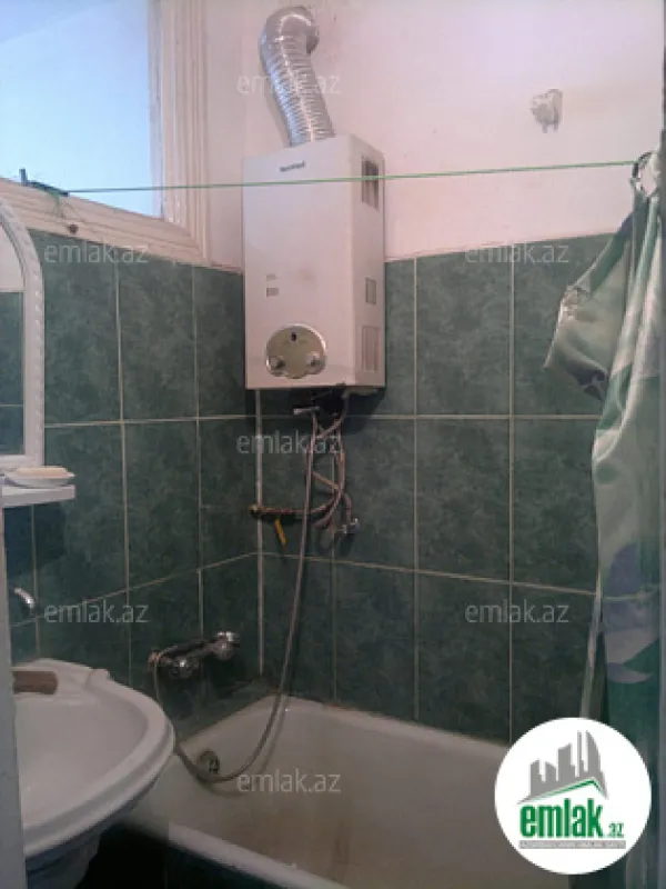 Satılır 3 otaqlı köhnə tikili 65 m²