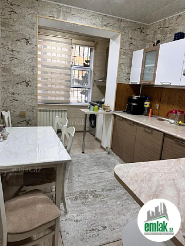 Satılır 4 otaqlı köhnə tikili 116 m²